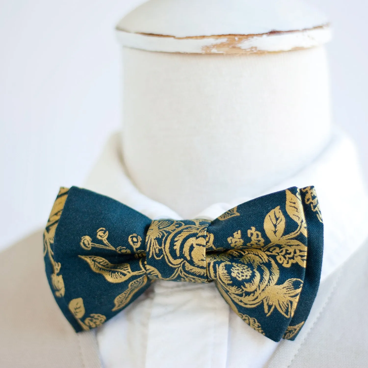 Boy's Necktie / Navy Metallic Toile