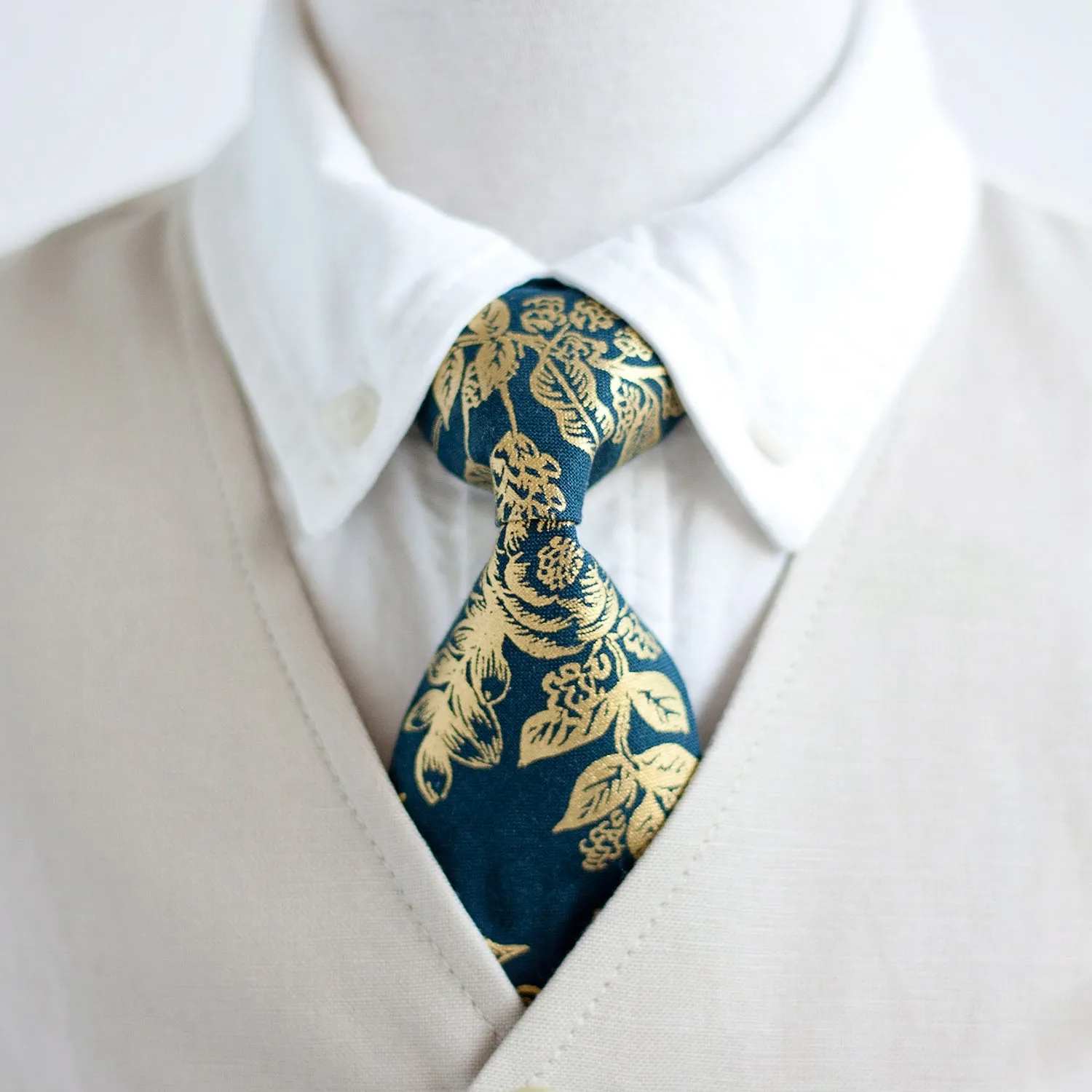 Boy's Necktie / Navy Metallic Toile