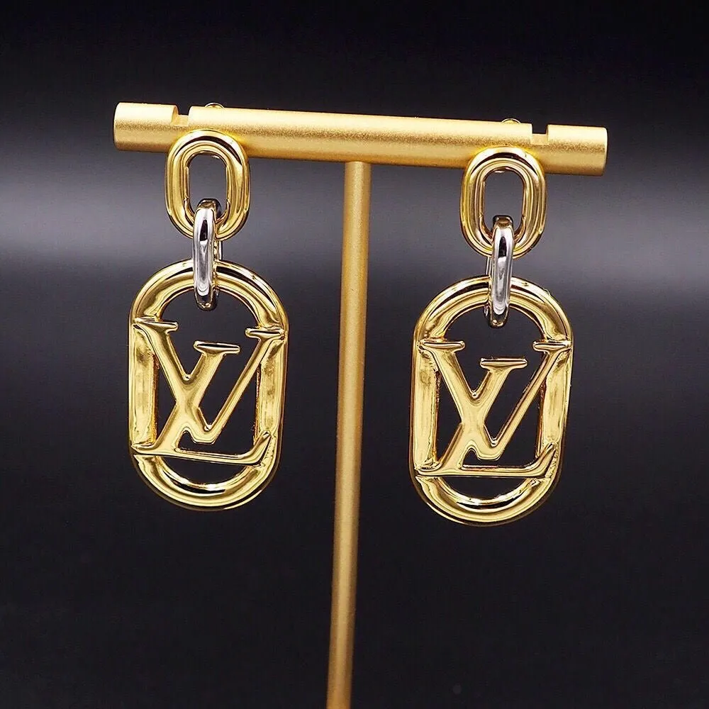 JW660 LB Everyday Chain Earrings