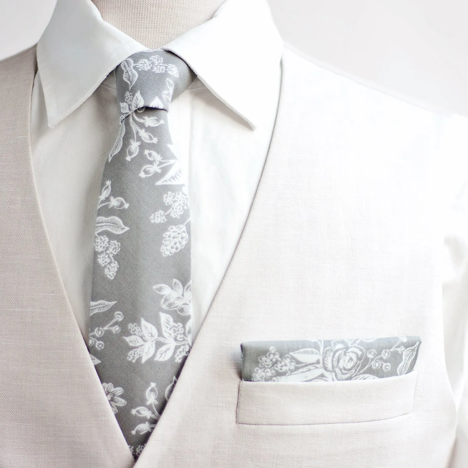 Men's Pocket Square / Grey Toile