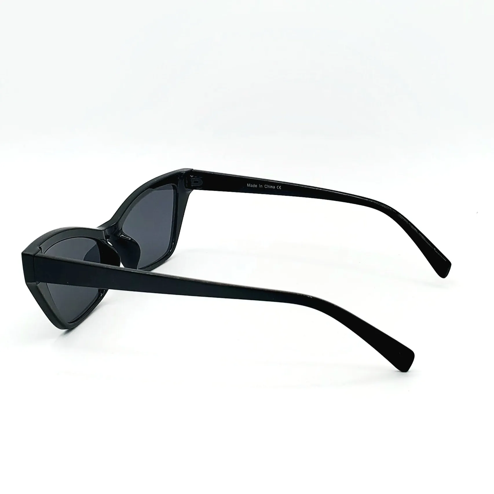 Narrow Angled Cat Eye Sunglasses - Black